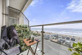 Beachfront Apartment with Sea View